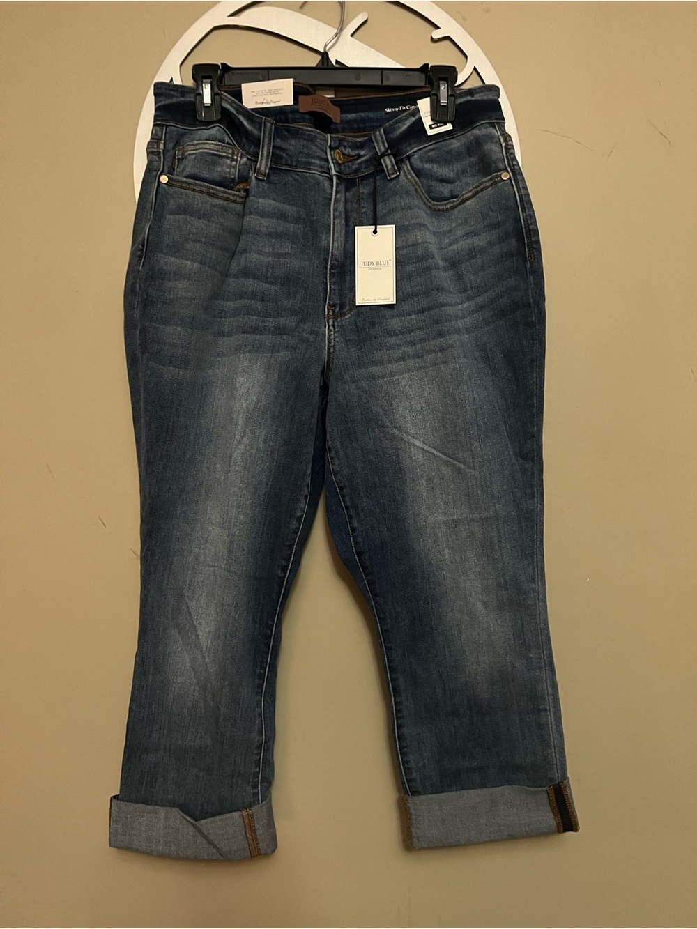 Judy Blue Women’s Cropped Jeans - Medium Wash 16W skinny fit capri style